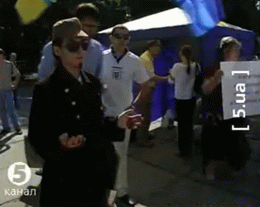 Активісти херсонського осередку СУМ в Україні пікетують міськраду