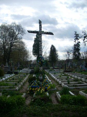 могили воїнам УПА у місті Стрий