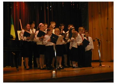 Pupils from the Ukrainian School and sumivti