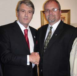 Ukraine's President Yushchenko and Andriy Bihun - holova KY CYM US